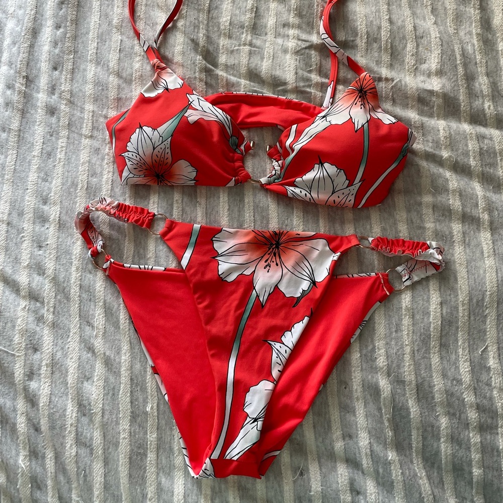 O'neill Guinevere red bikini w cheeky bottom